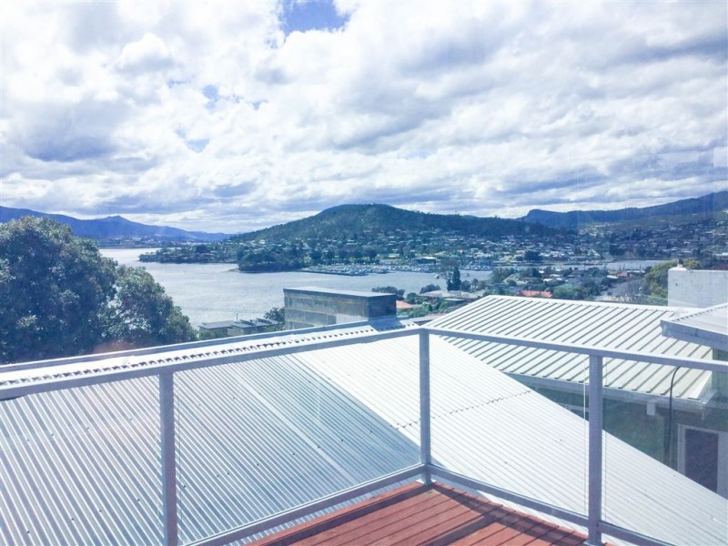 76 Kaoota Road, Rose Bay TAS 7015