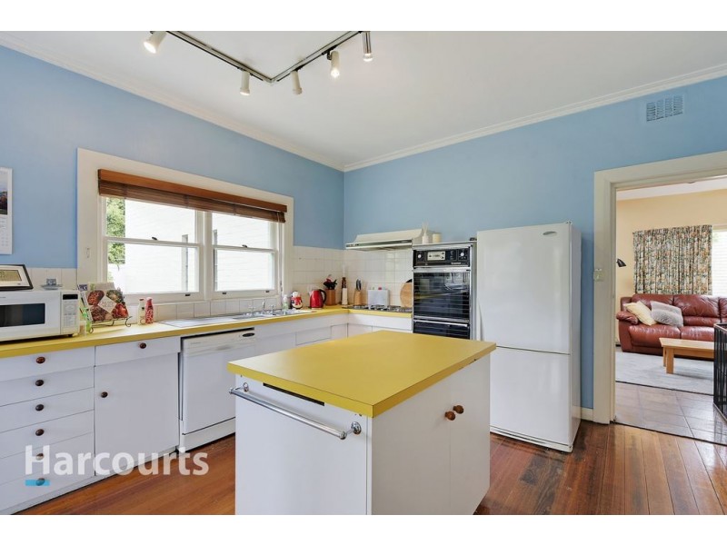5 Derwentwater Avenue, Sandy Bay TAS 7005