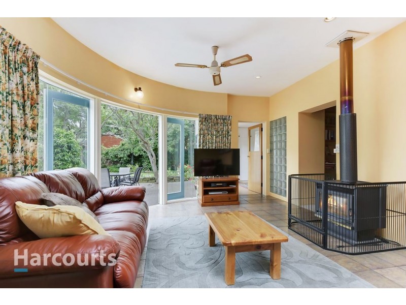 5 Derwentwater Avenue, Sandy Bay TAS 7005