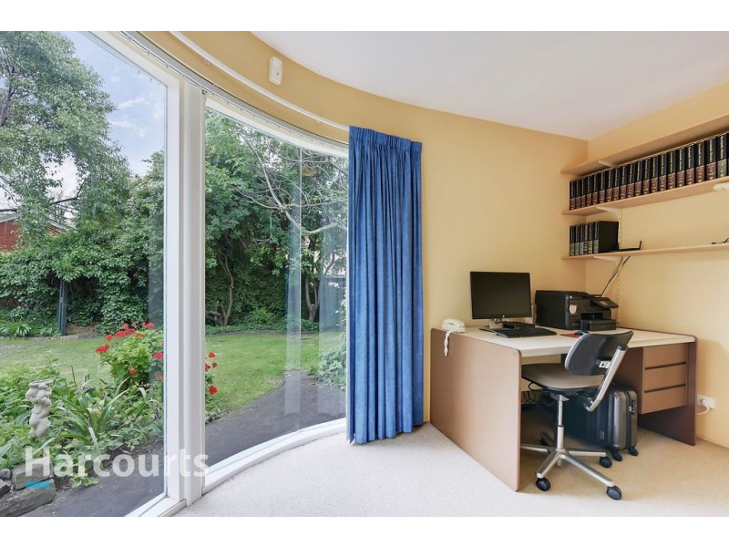 5 Derwentwater Avenue, Sandy Bay TAS 7005