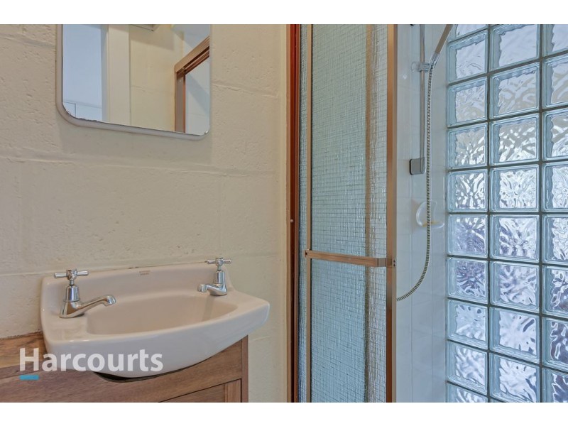 5 Derwentwater Avenue, Sandy Bay TAS 7005