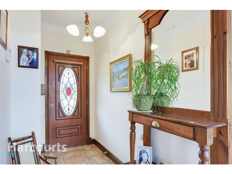 6 Corinna Road, Lindisfarne TAS 7015