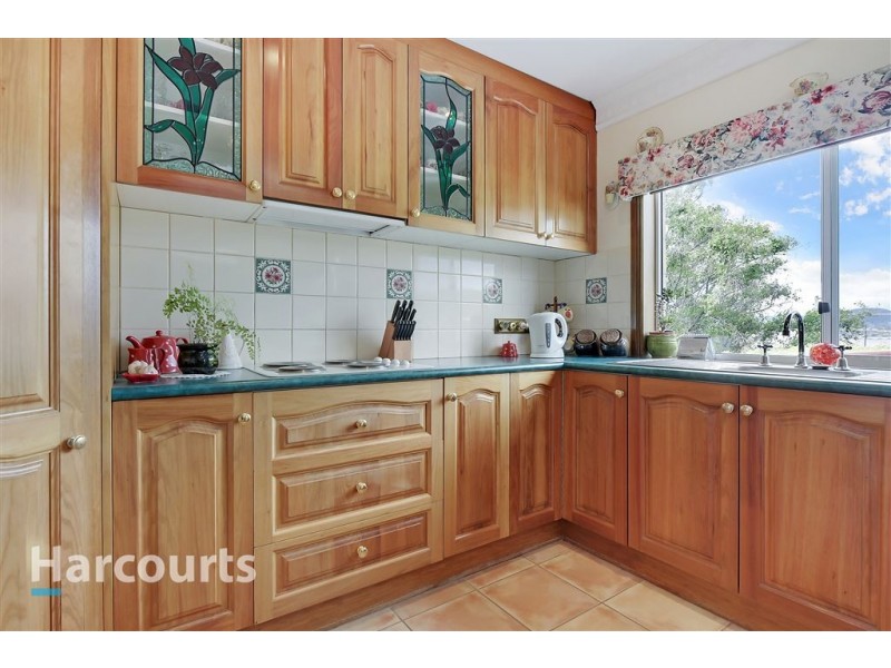 6 Corinna Road, Lindisfarne TAS 7015