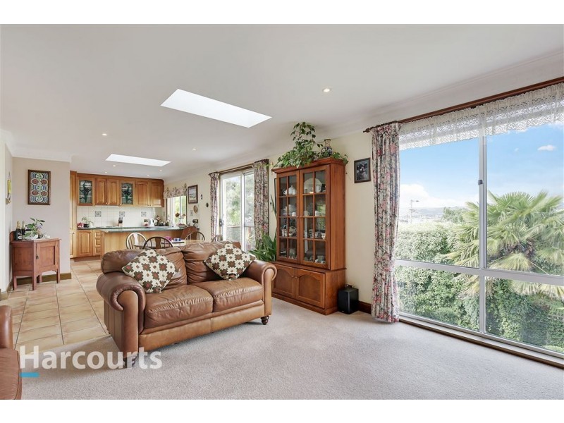 6 Corinna Road, Lindisfarne TAS 7015