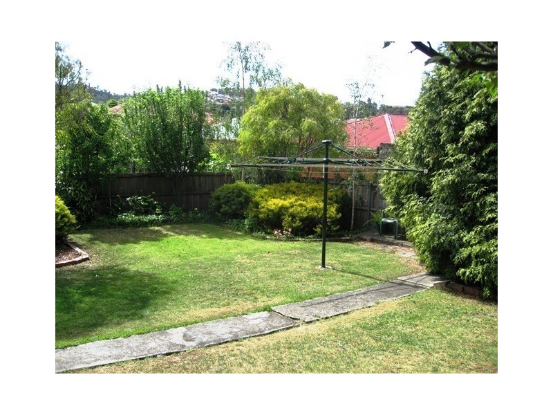 12 Edge Avenue, Lenah Valley TAS 7008