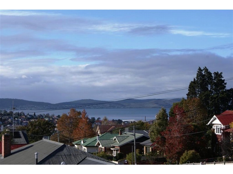 2/1 Auvergne Avenue, New Town TAS 7008