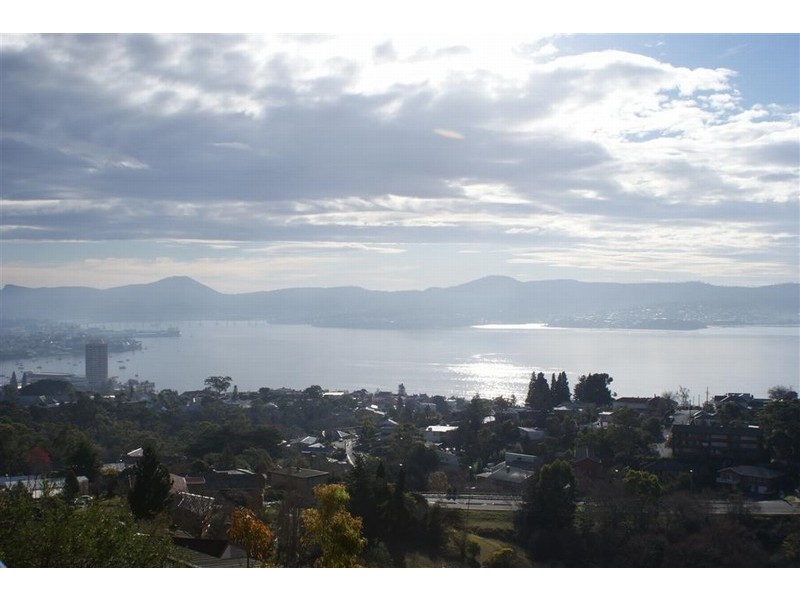 12 Capri Drive, Sandy Bay TAS 7005