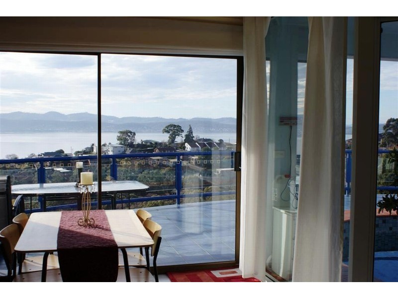 12 Capri Drive, Sandy Bay TAS 7005