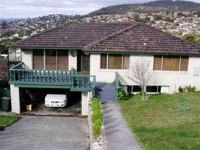 35 Stratton Avenue, Lenah Valley TAS 7008