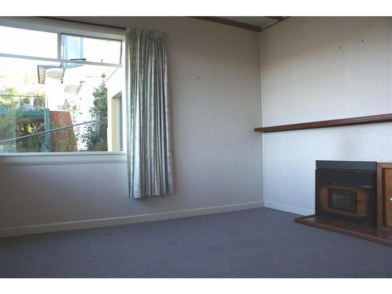 1/152 Derwent Avenue, Lindisfarne TAS 7015