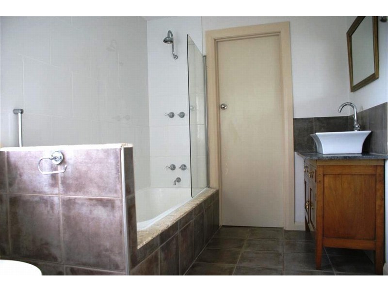 4 Nile Avenue, Sandy Bay TAS 7005