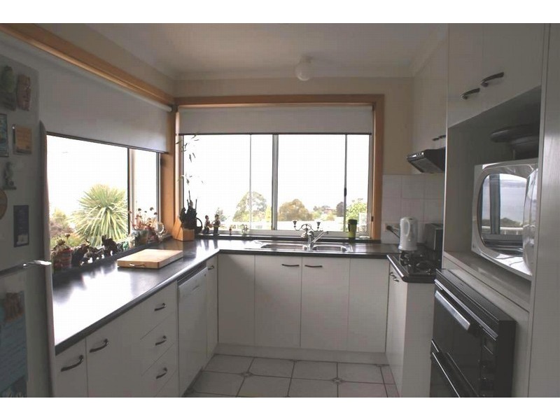 43 Calder Crescent, Blackmans Bay TAS 7052