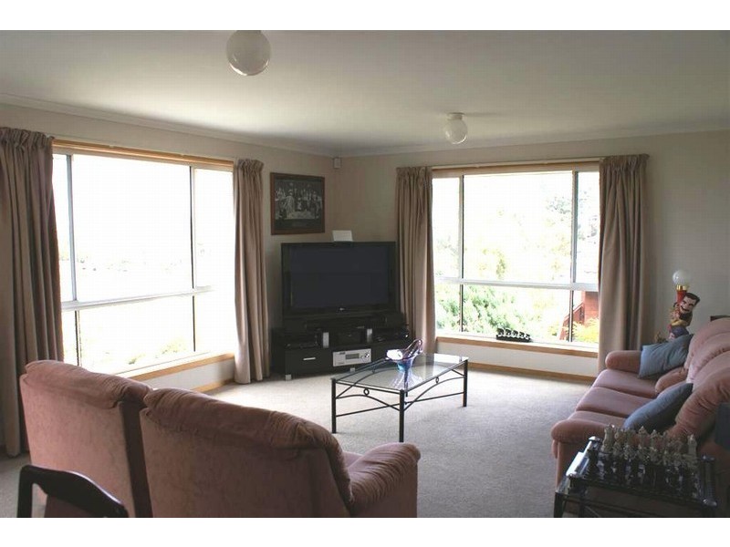 43 Calder Crescent, Blackmans Bay TAS 7052