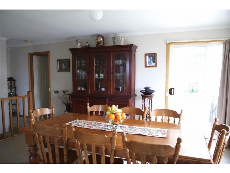 43 Calder Crescent, Blackmans Bay TAS 7052