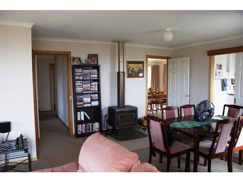 43 Calder Crescent, Blackmans Bay TAS 7052