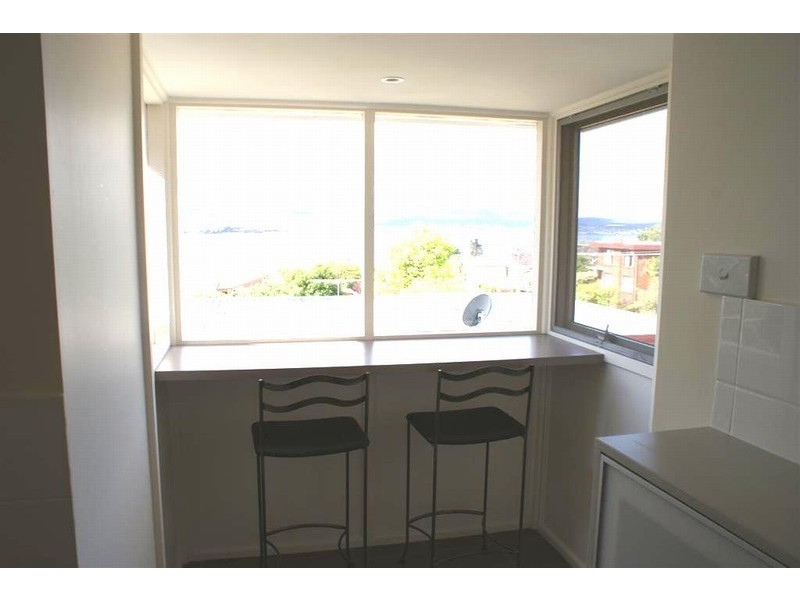 2/13A Quamby Avenue, Sandy Bay TAS 7005
