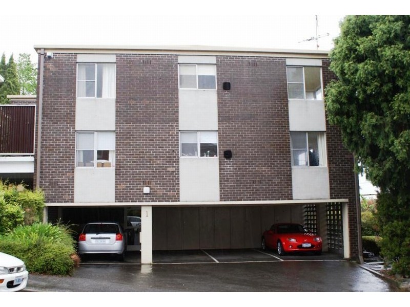 2/2 Fisher Avenue, Sandy Bay TAS 7005