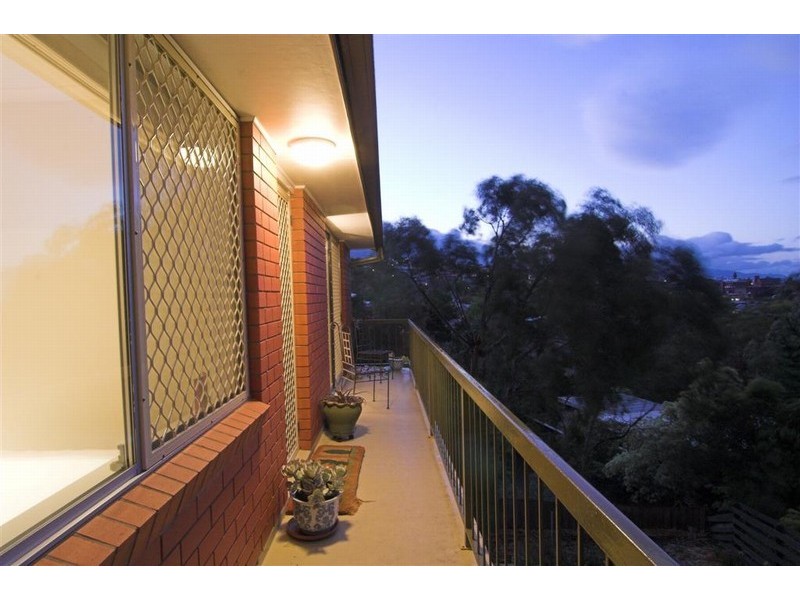 2/527 Churchill Avenue, Sandy Bay TAS 7005
