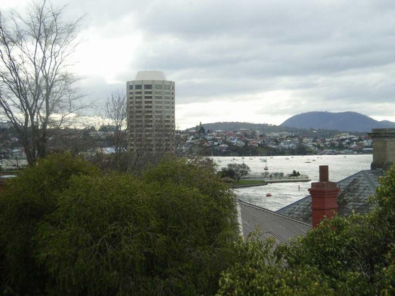 1/22 Garth Avenue, Sandy Bay TAS 7005