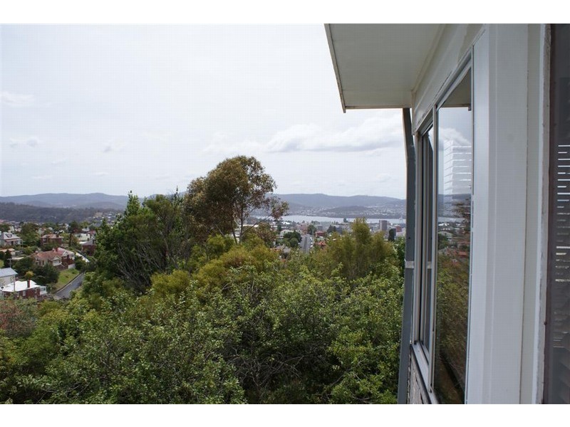 26 Whelan Crescent, West Hobart TAS 7000