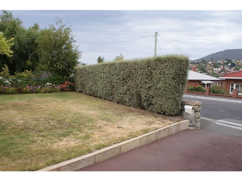 9 Swanston Street, New Town TAS 7008