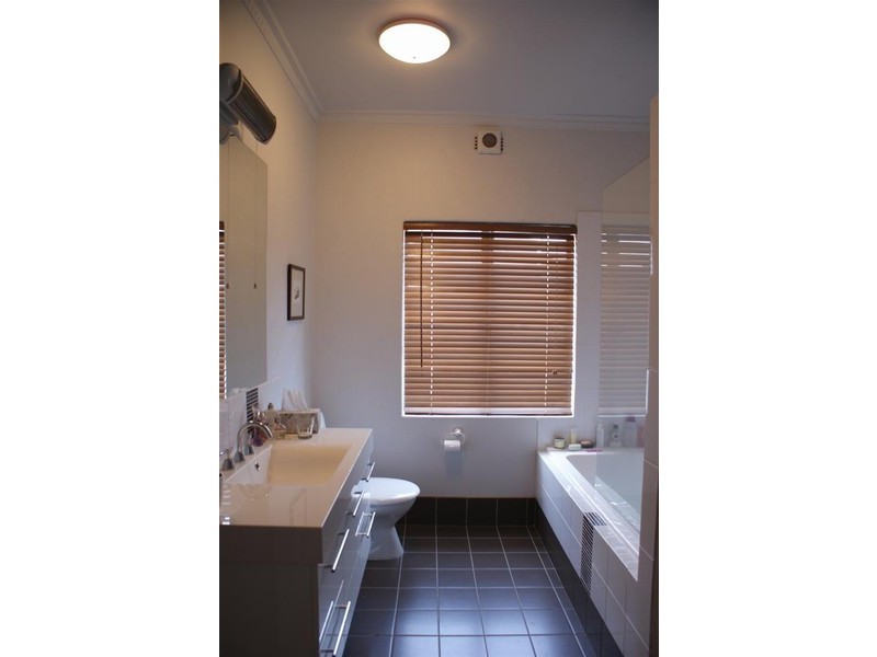 9a Liverpool Crescent, West Hobart TAS 7000