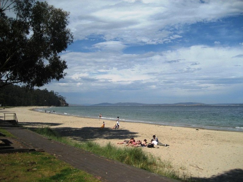 2/26 Osbourne Esplanade, Kingston Beach TAS 7050