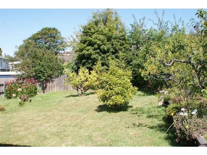 10 Myuna Road, Blackmans Bay TAS 7052