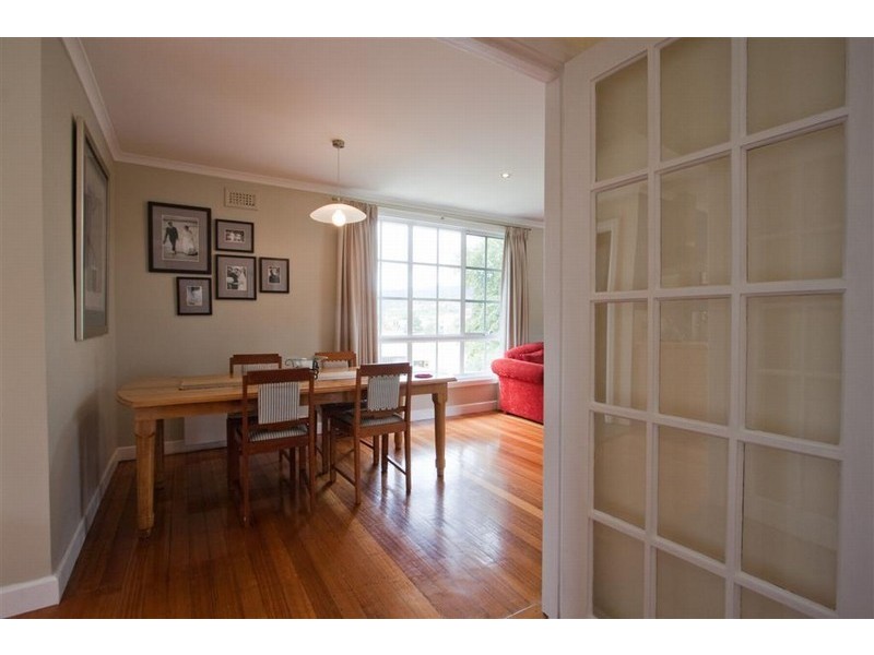 3 Broad Street, Lindisfarne TAS 7015