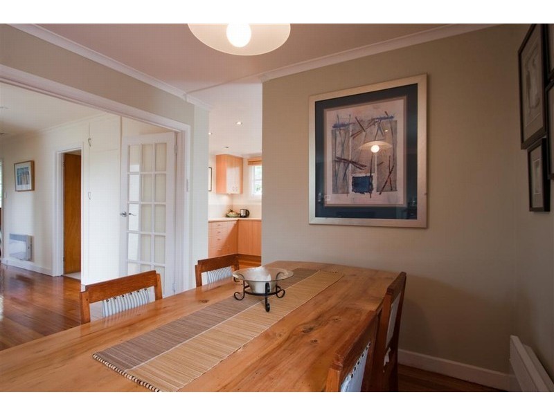 3 Broad Street, Lindisfarne TAS 7015