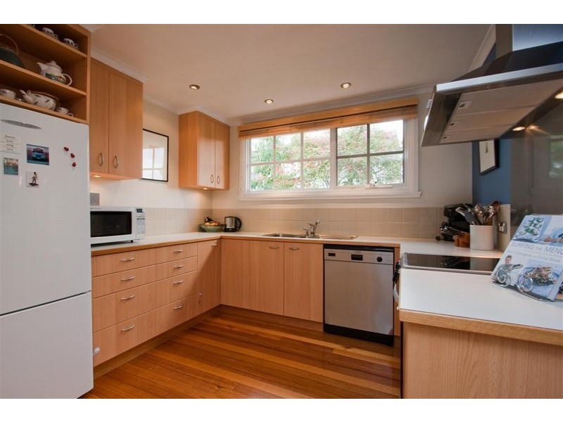 3 Broad Street, Lindisfarne TAS 7015