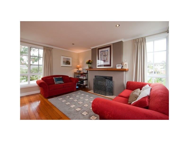 3 Broad Street, Lindisfarne TAS 7015