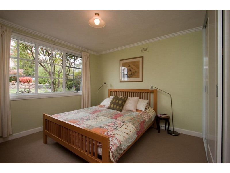 3 Broad Street, Lindisfarne TAS 7015
