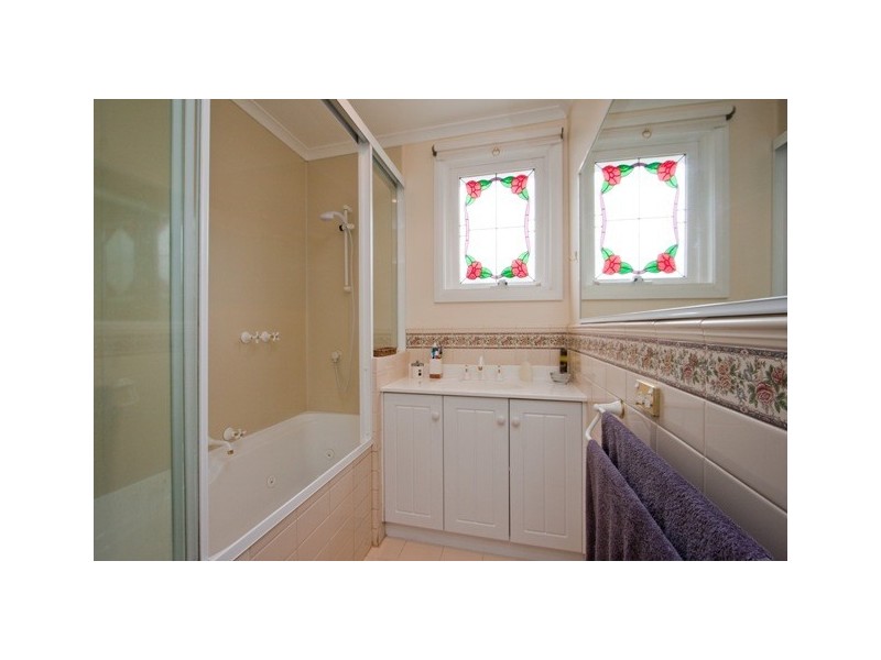 3 Broad Street, Lindisfarne TAS 7015