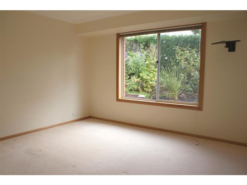 1/47a Giblin Street, Lenah Valley TAS 7008