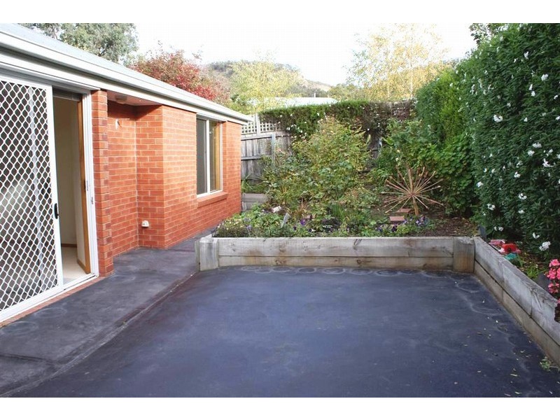1/47a Giblin Street, Lenah Valley TAS 7008