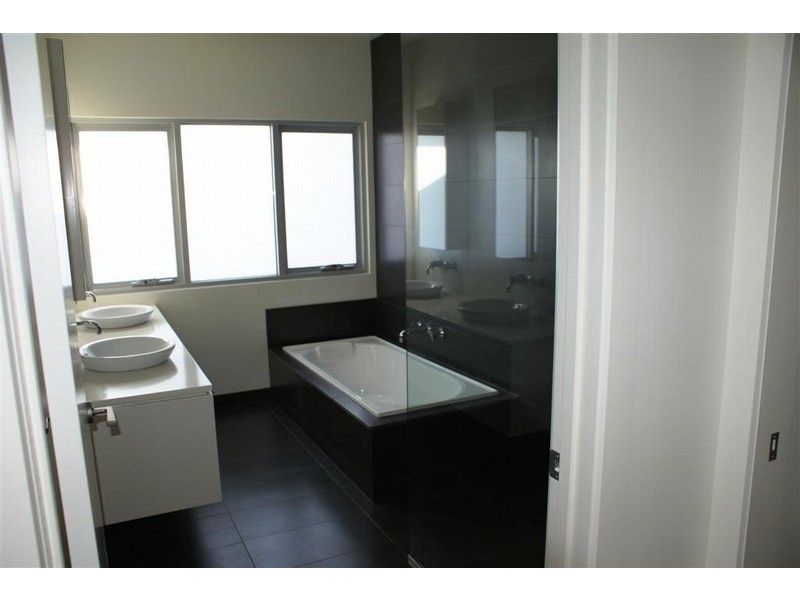 16b Ocean Esplanade, Blackmans Bay TAS 7052