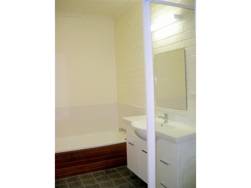 2/287 Churchill Avenue, Sandy Bay TAS 7005