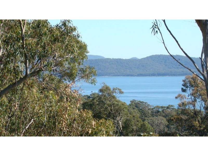 8 Canomii Close, Nelson Bay NSW 2315