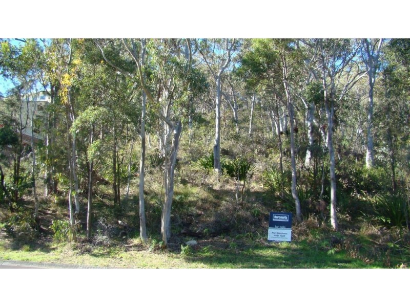 8 Canomii Close, Nelson Bay NSW 2315