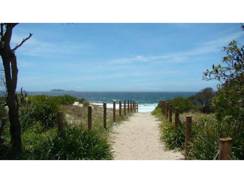 21 Ocean Beach Road, Shoal Bay NSW 2315