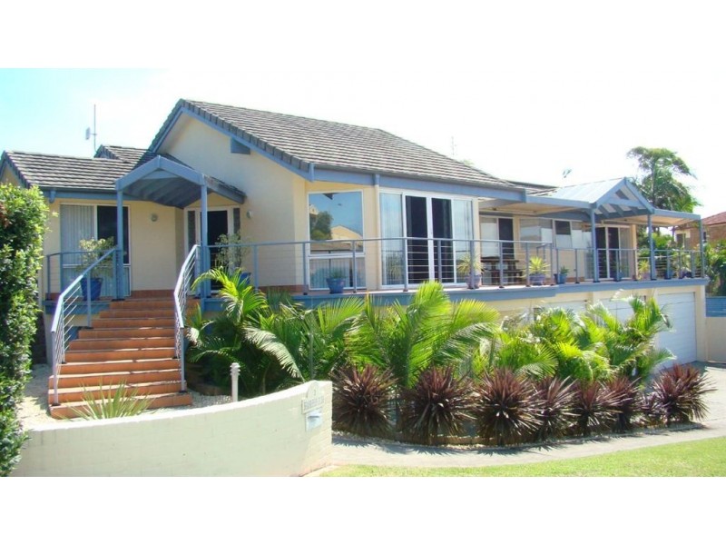 2 Seabreeze Close, Anna Bay NSW 2316