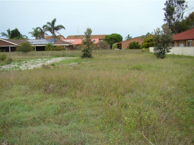 1/3 Reef Close, Fingal Bay NSW 2315