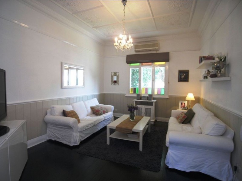 2 Woodstock Street, Mayfield NSW 2304