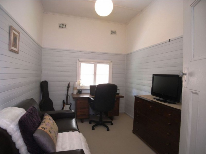 2 Woodstock Street, Mayfield NSW 2304