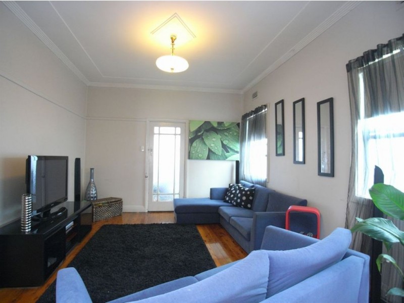 31 Carandotta, Mayfield NSW 2304