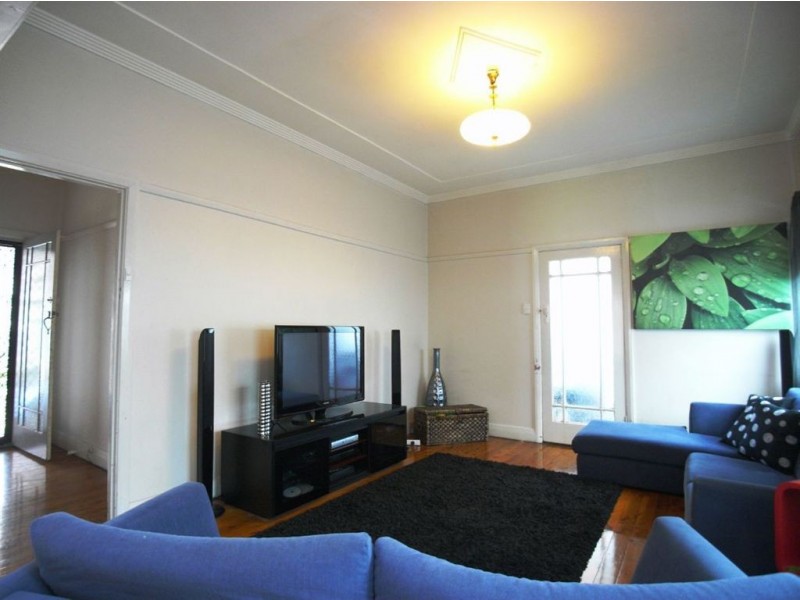 31 Carandotta, Mayfield NSW 2304