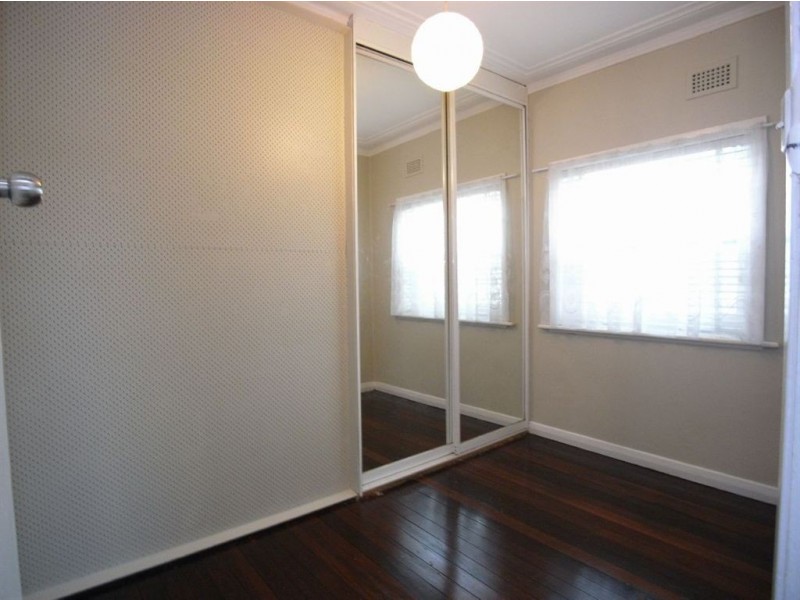 83 Woodstock Street, Mayfield NSW 2304