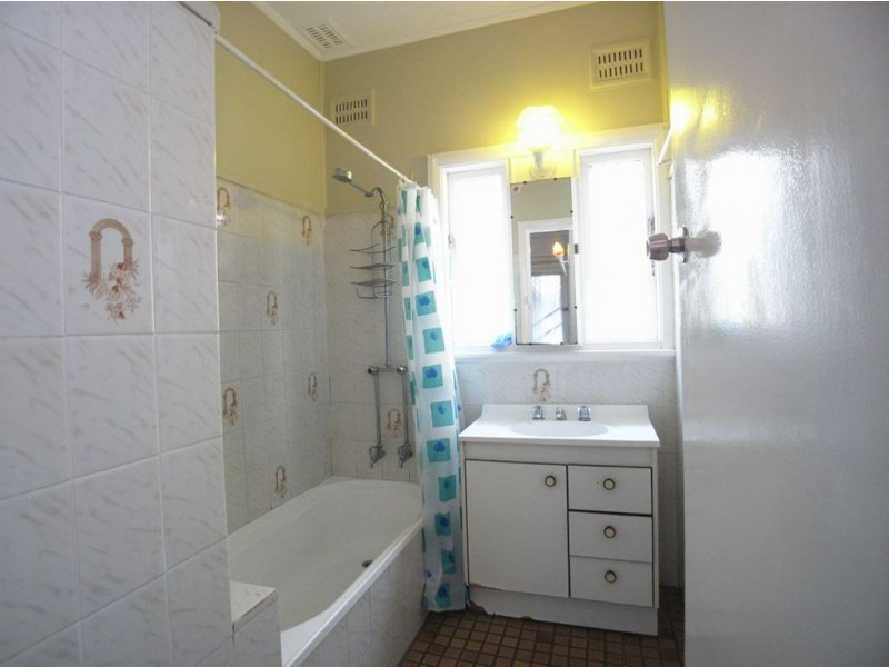 83 Woodstock Street, Mayfield NSW 2304