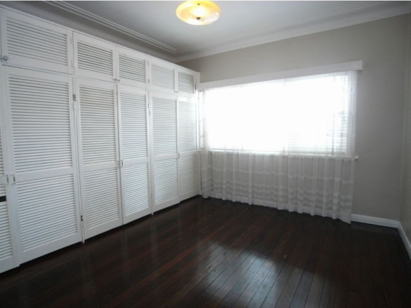 83 Woodstock Street, Mayfield NSW 2304